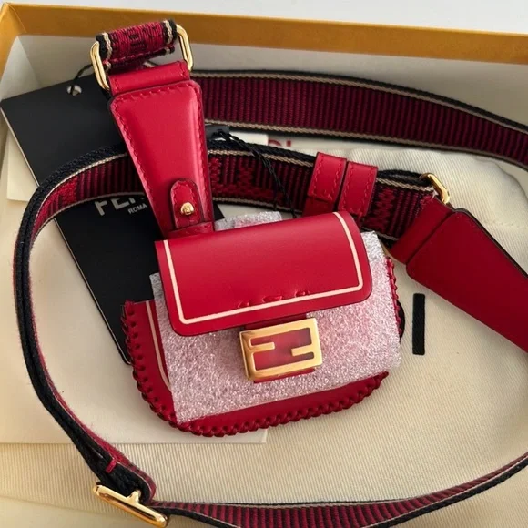 SOLD!!!!!!!!! FENDI mini FF pico baguette bag-accessory - Picture 2 of 10